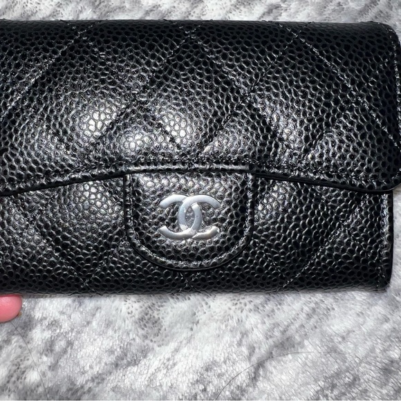 CHANEL CAVIAR CC LOGO CARD HOLDER WALLET - Picture 3 of 16